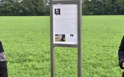 Heimatverein stellt Bankgruppe auf und enthüllt Gedenkstele in Schwichteler